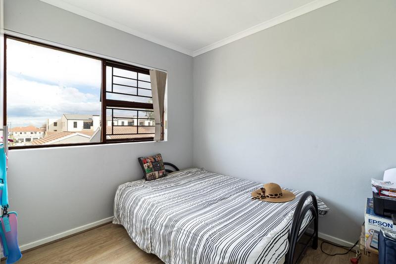 2 Bedroom Property for Sale in Vredekloof East Western Cape